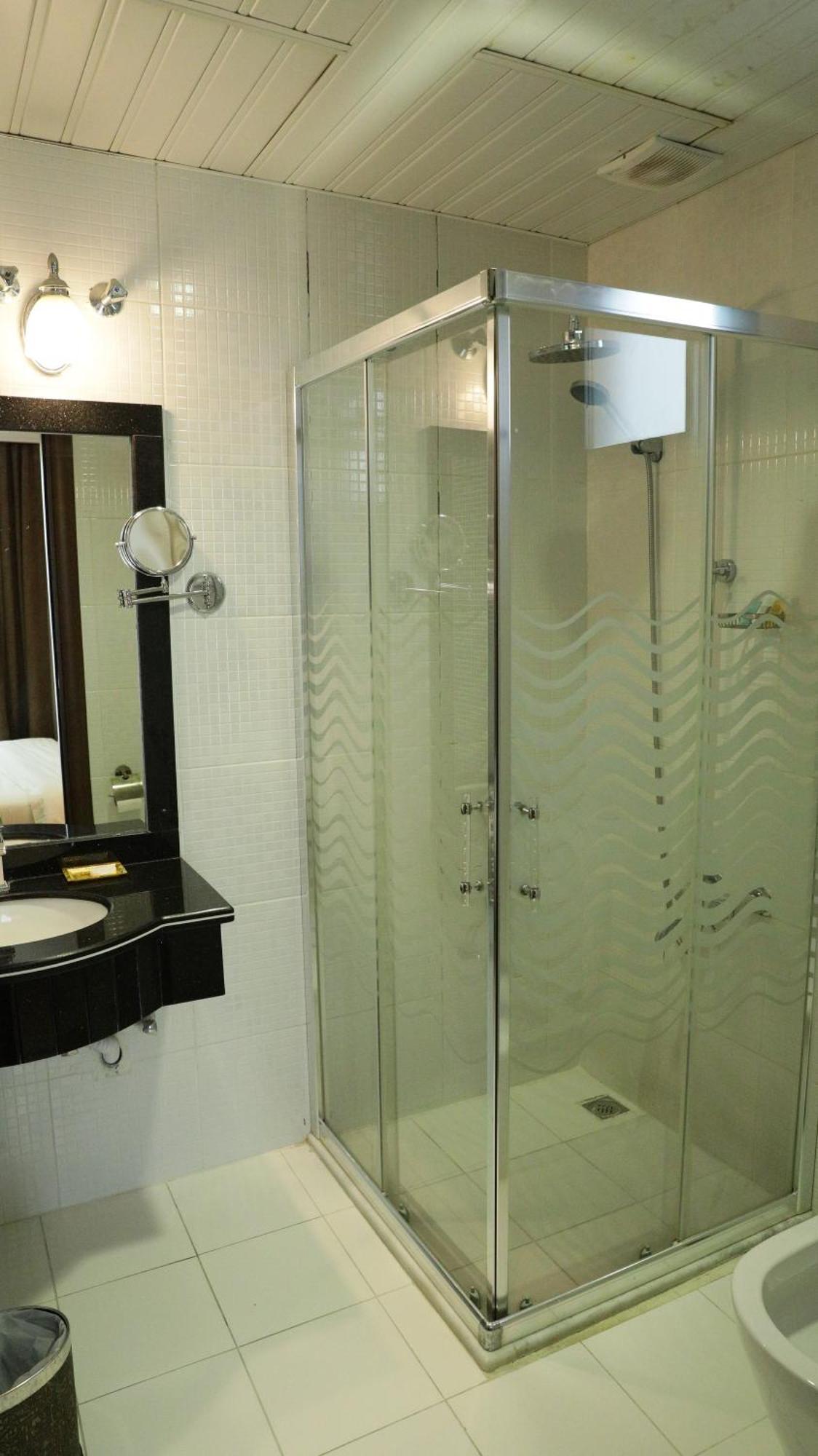 Laguna Hotel Suites Кувейт Екстериор снимка