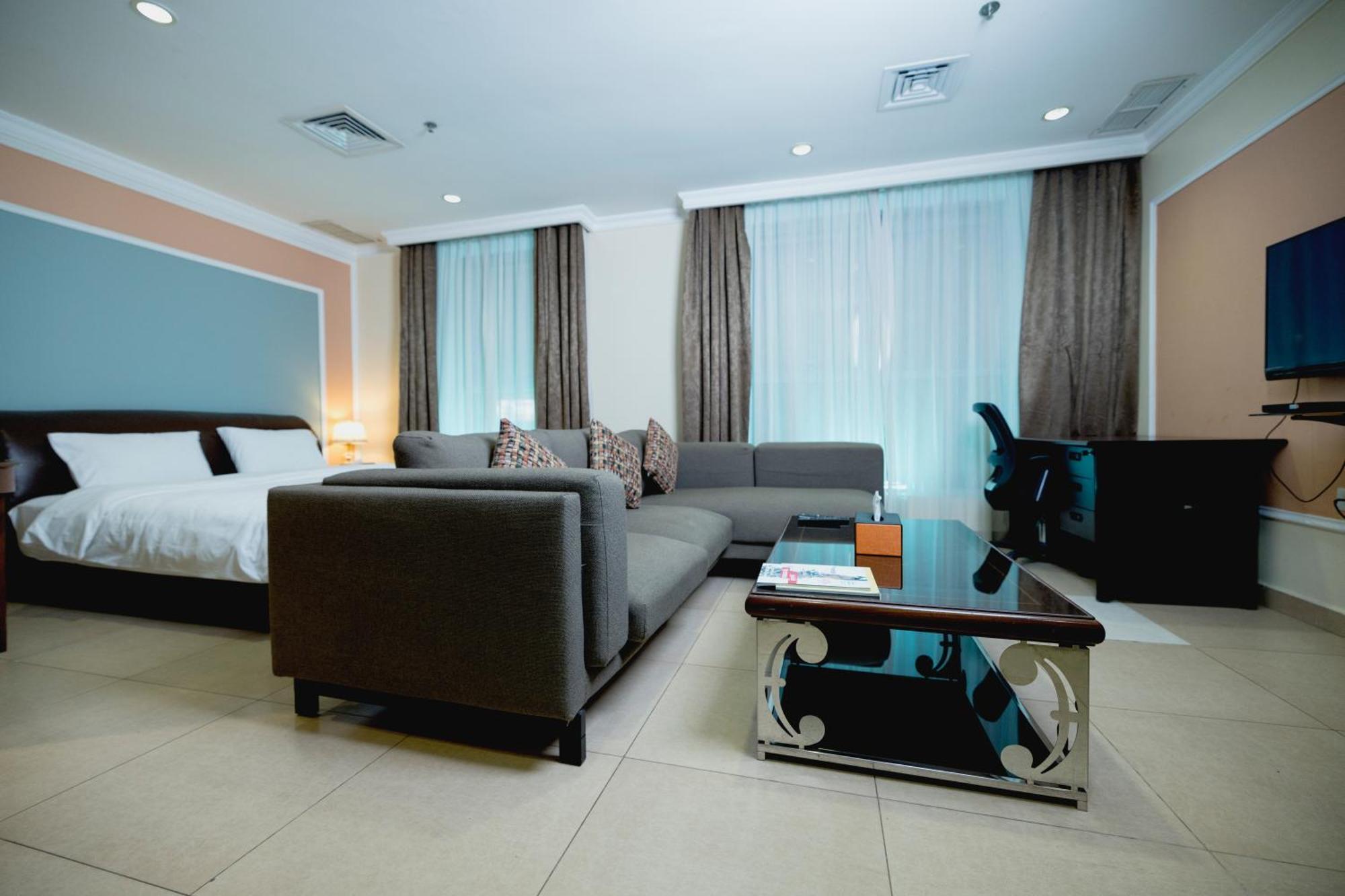 Laguna Hotel Suites Кувейт Екстериор снимка