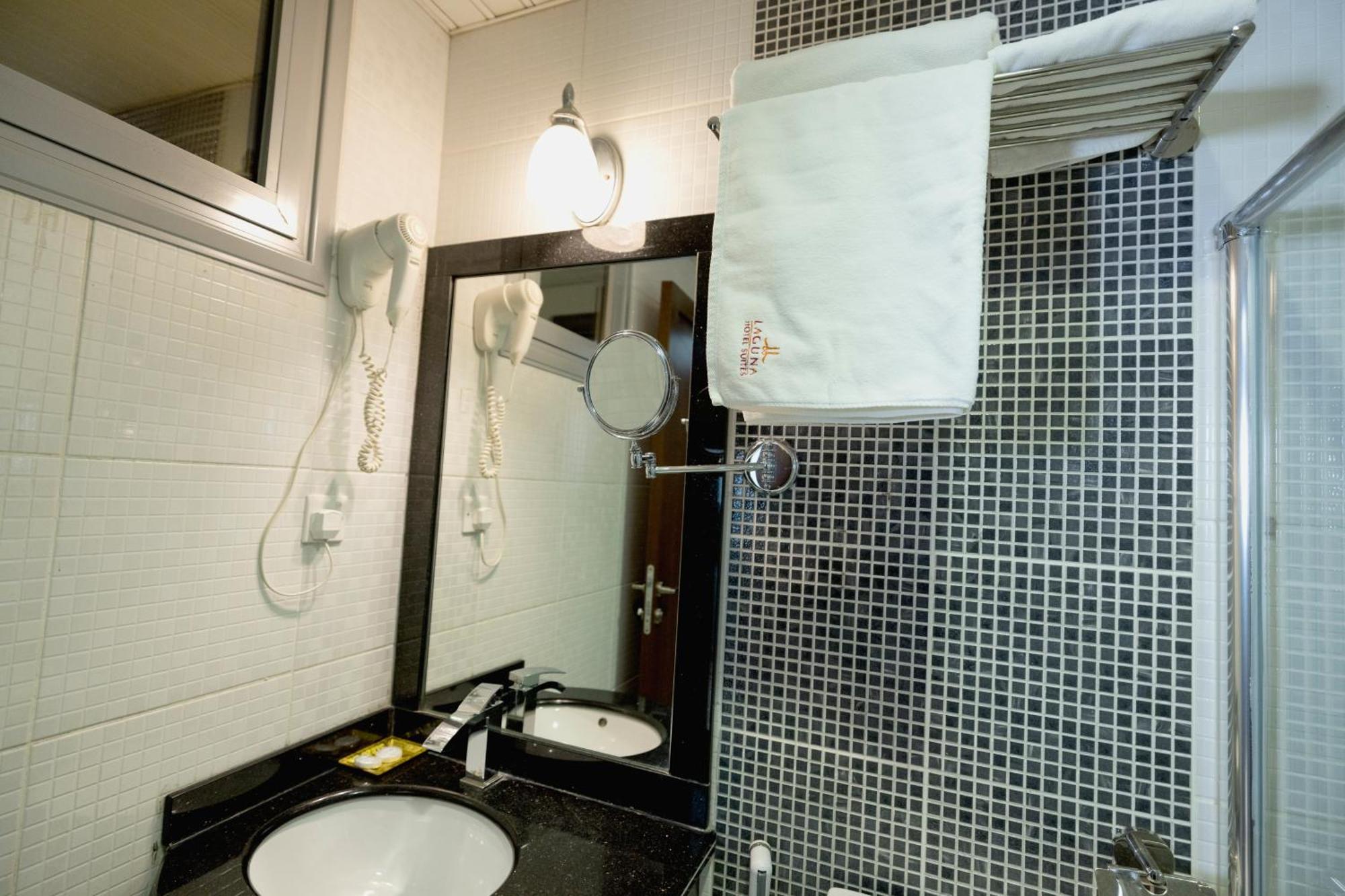 Laguna Hotel Suites Кувейт Екстериор снимка